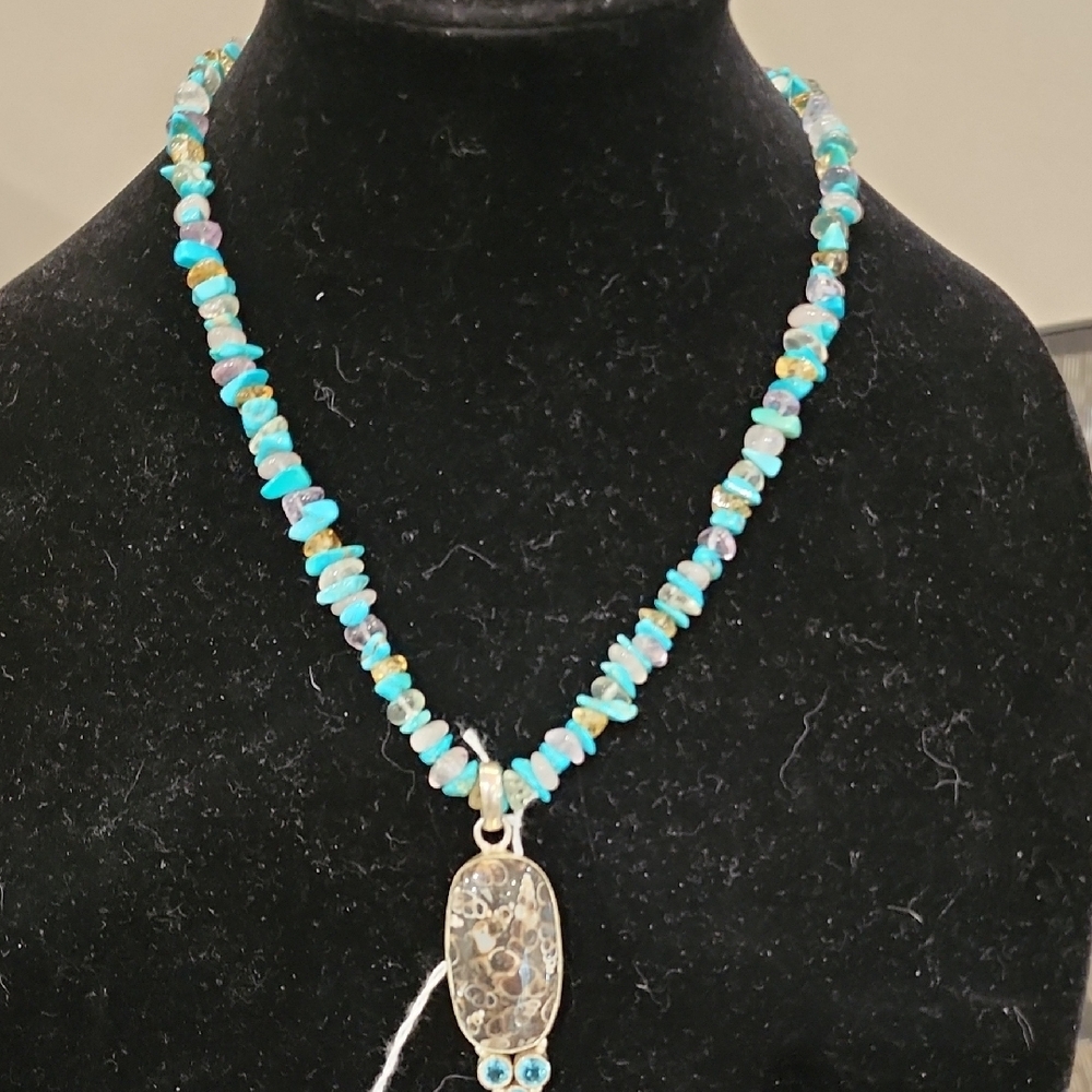 Vintage Turqoise Necklace With White Topaz And Citrine Bead Chunks, Turmalle Pen